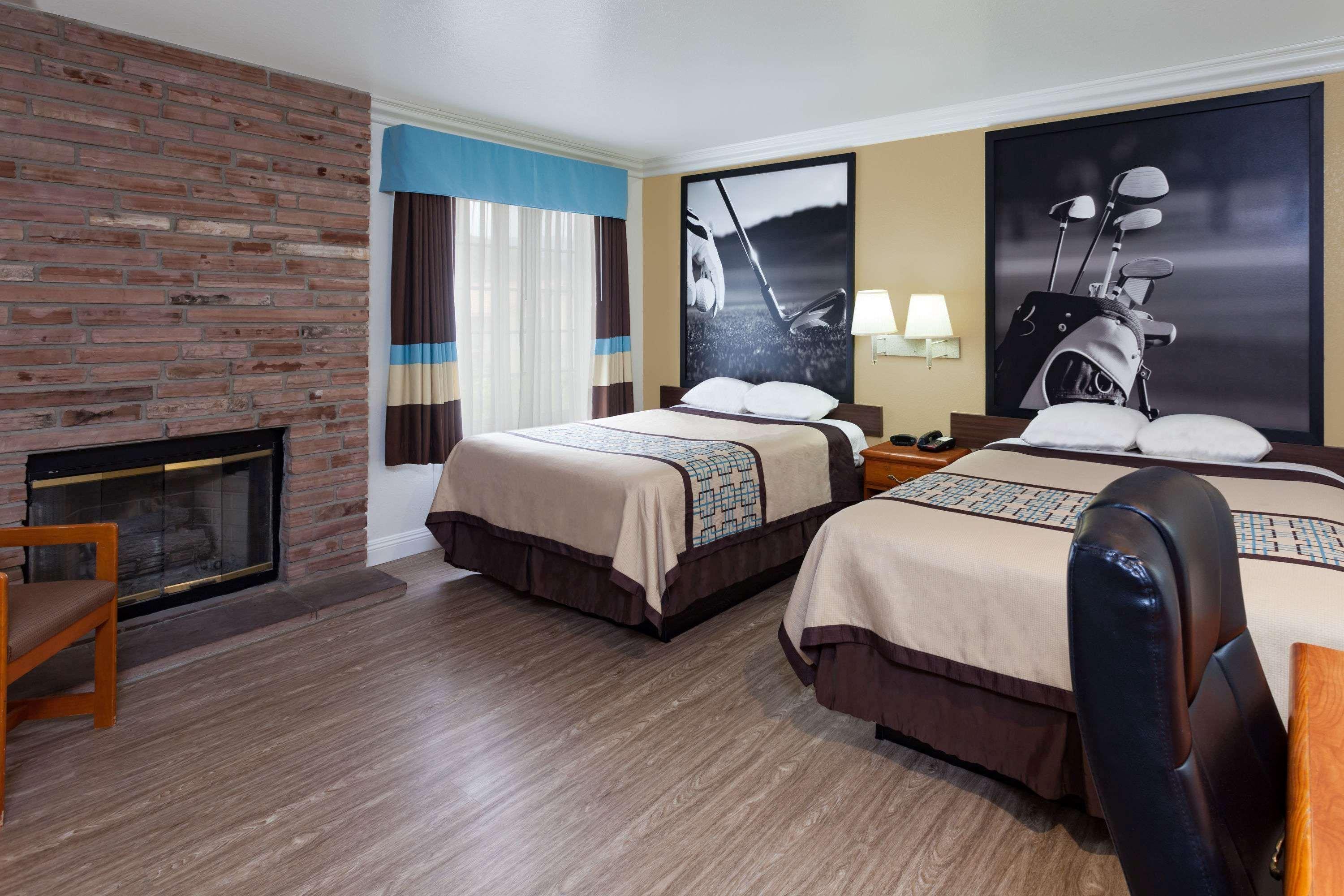 Super 8 By Wyndham Santa Clarita/Valencia Motel Ngoại thất bức ảnh