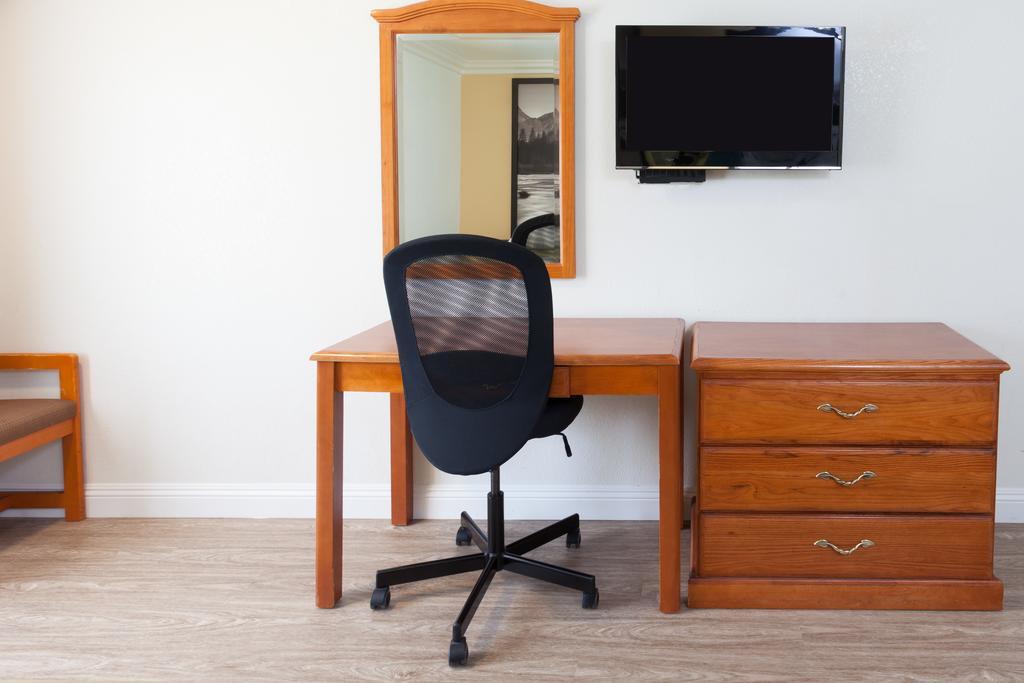 Super 8 By Wyndham Santa Clarita/Valencia Motel Ngoại thất bức ảnh