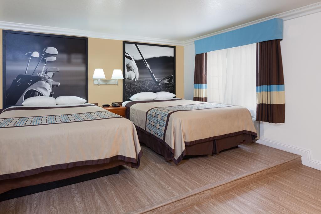 Super 8 By Wyndham Santa Clarita/Valencia Motel Ngoại thất bức ảnh